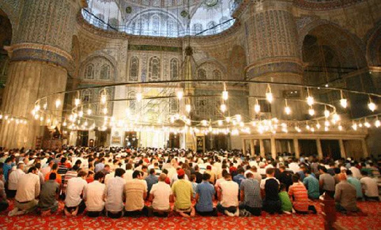 Manevi Huzurun Habercisi: Rüyada Cemaatle Namaz Görmenin Derin Anlamları