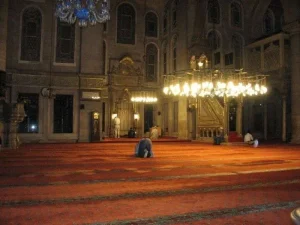 Sabah Namazı Rüyası: Umutların Yeşerdiği, Hayırların Müjdecisi Bir Yorum